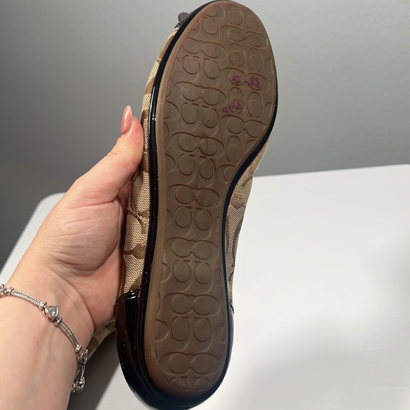 Women’s Like New! Coach Flats with decorative charms - Picture 9 of 12